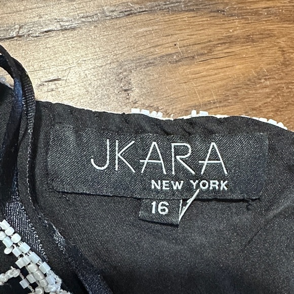 J Kara Black and White Floral Kids Dress - Picture 2 of 6